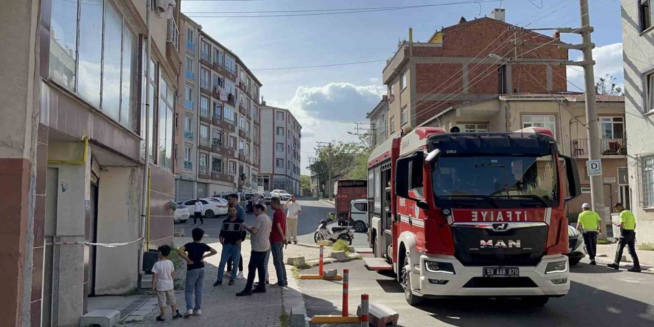 Tamir Ettiği Arabasının Altında Kalan Adam Hayatını Kaybetti