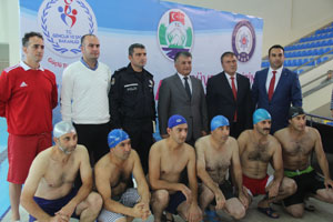 Rize'de Polis Memurlarına Yüzme Eğitimi Veriliyor