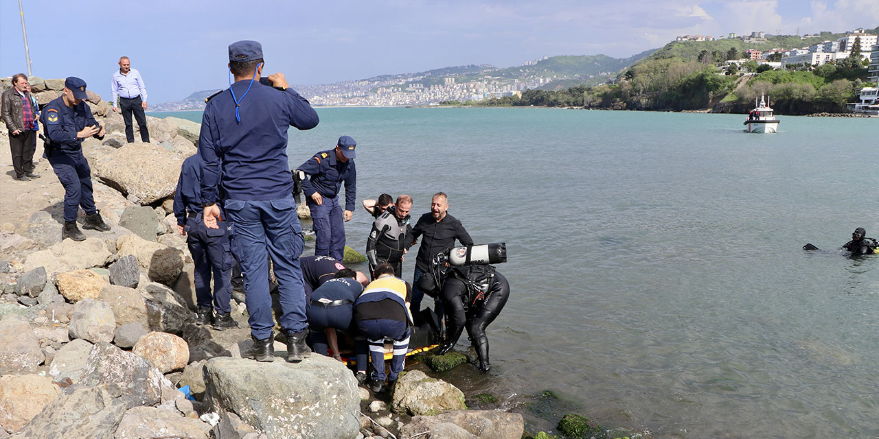 Trabzon'da bir çocuk denizde boğuldu, arkadaşı ise boğulma tehlikesi geçirdi