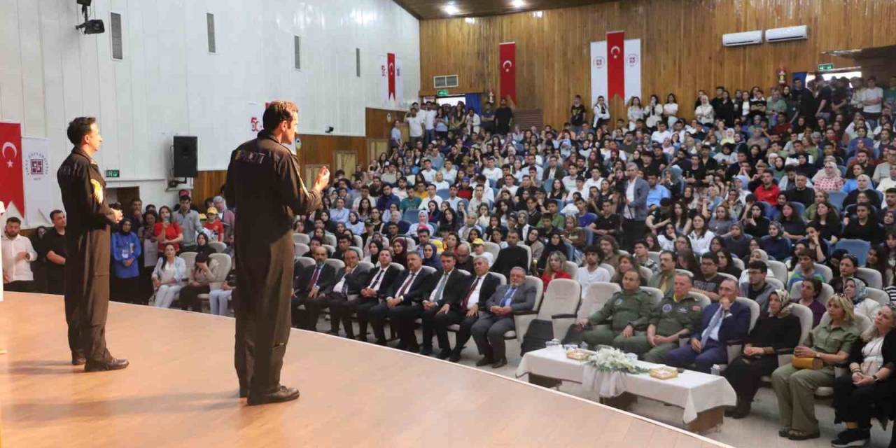 Solotürk Ekibi Öğrencilerle Buluştu