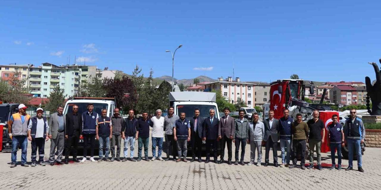 Oltu Belediyesi Hizmet Filosunu Güçlendirdi