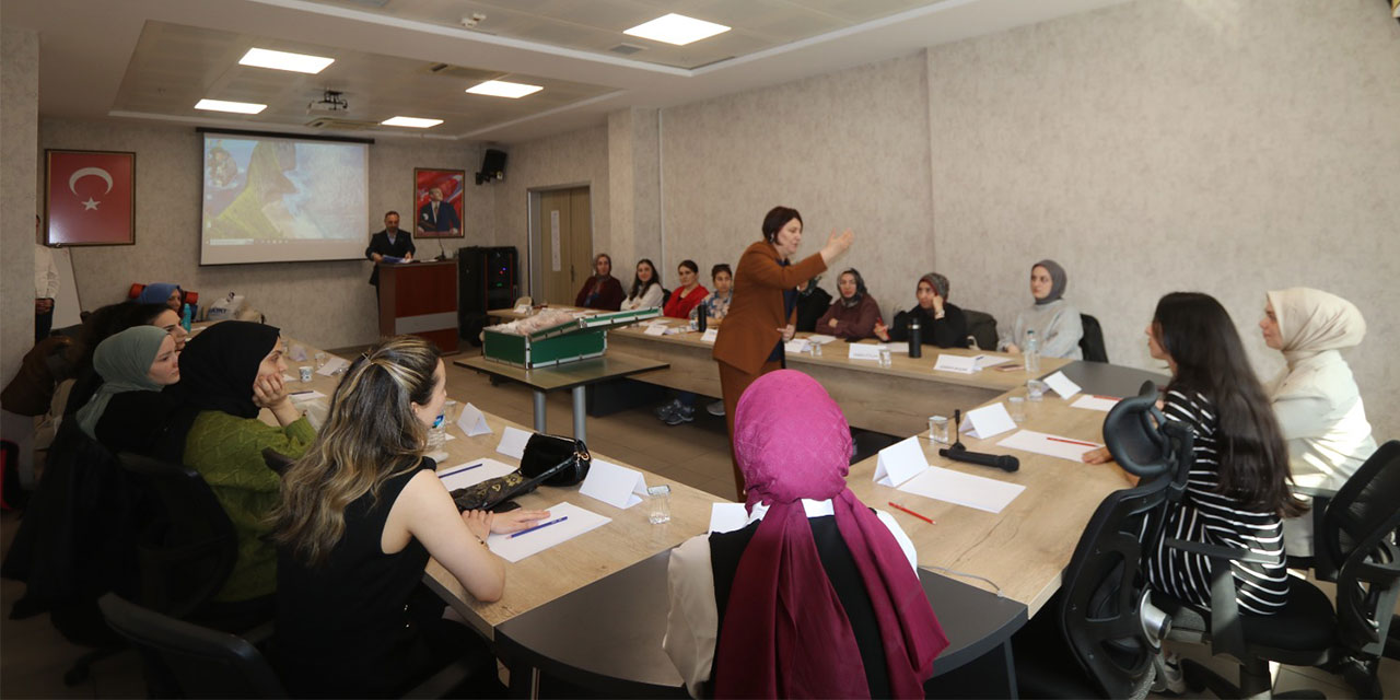 Rize'de Ebelere "Normal Doğum Eylem Planı" Eğitimi Başladı