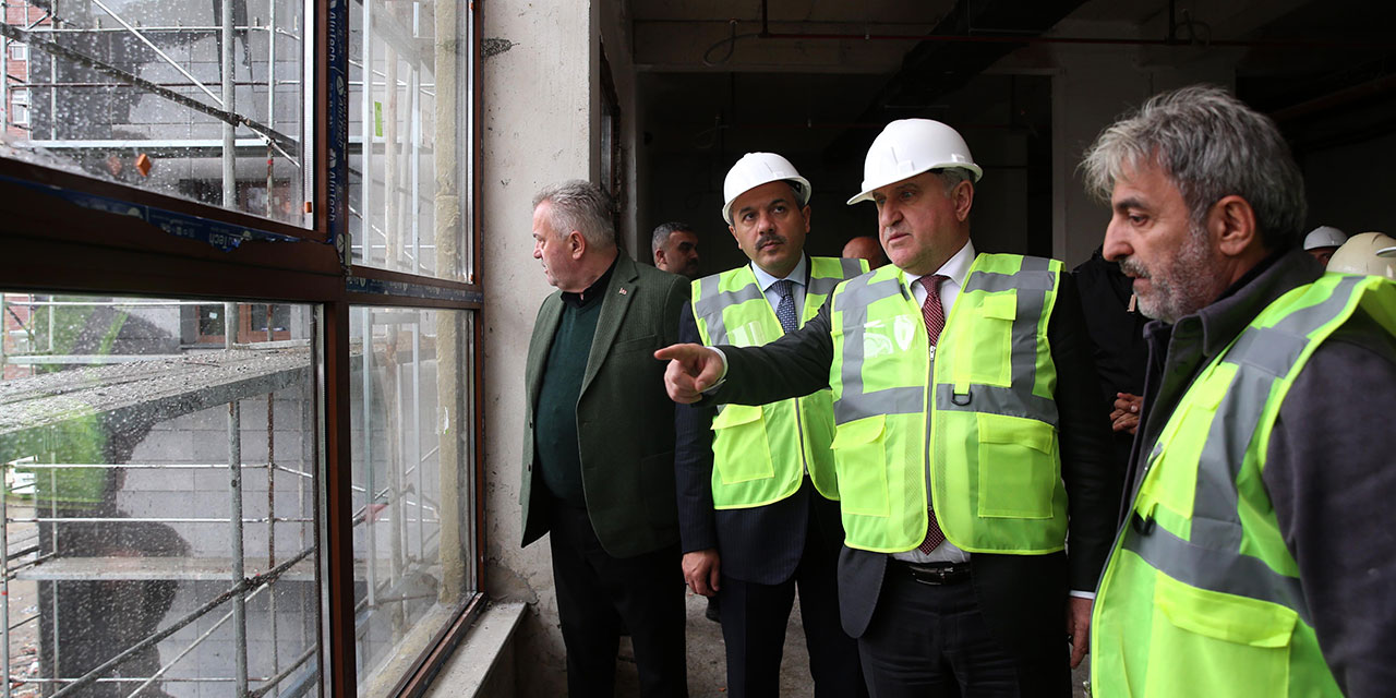 Bakan Bak, Rize'de öğrenci yurdu inşaatlarında incelemede bulundu