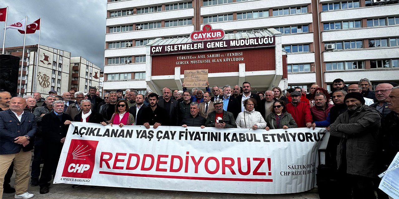CHP Rize İl Başkanı Deniz'den ÇAYKUR Önünde Yaş Çay Fiyatına Sert Tepki: "Çay Üreticisini Açlığa Mahkum Ediyorlar!"