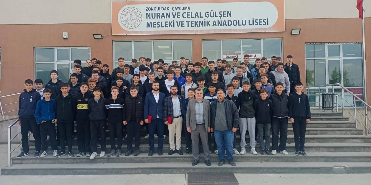 Mühendis Ve Teknikerler Kariyerlerini Öğrencilerle Paylaştı