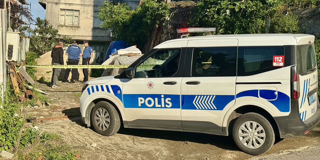 Trabzon'da bir kişi, yalnız yaşadığı evinde ölü bulundu