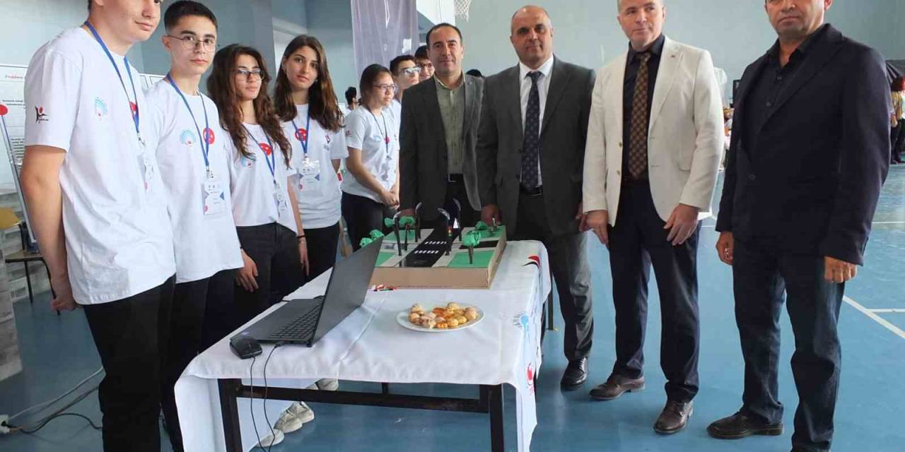 Kuvai-milliye Fen Lisesi Bilim Fuarı Açıldı
