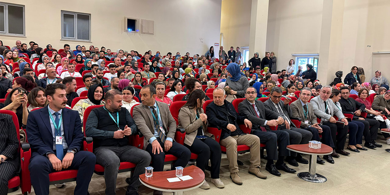 Rize İl Sağlık Müdürü Demiral’dan Rize Eğitim ve Araştırma Hastanesi'nde Yönetim ve Sekreterlerle Değerlendirme Toplantısı