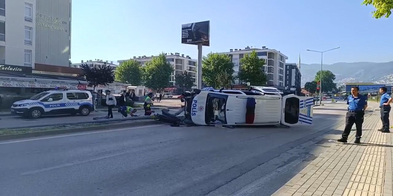 Ekip otosu kaza yaptı: 2'si polis, 5 yaralı
