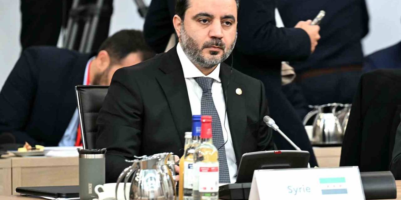 Suriye Dışişleri Bakanı Şeybani: "Ab’nin Suriye’ye Uyguladığı Yaptırımları Kaldırarak Suriye Halkıyla Birlikte Yeni Bir Tarihi Başarıya İmza Attık"