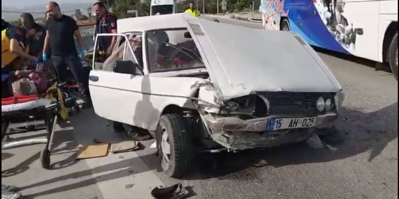 Burdurlu Gazeteci Ve Ailesi Trafik Kazasında Yaralandı