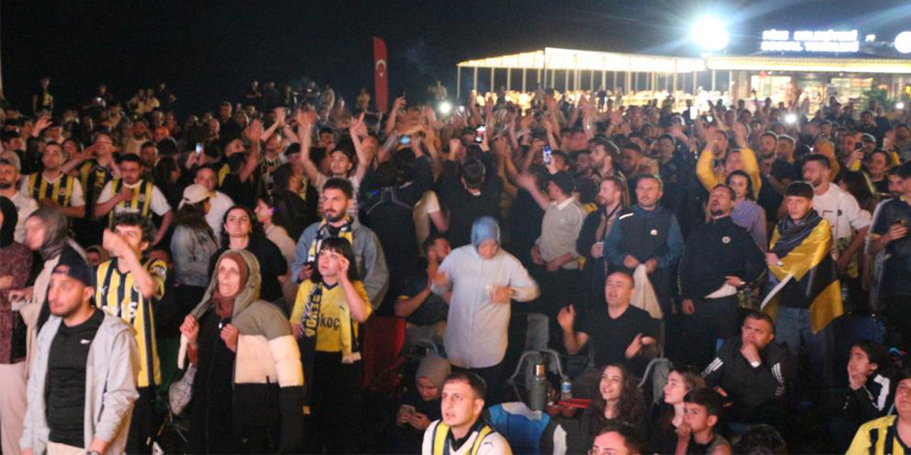 Rize'de Fenerbahçelilerden şampiyonluk kutlaması