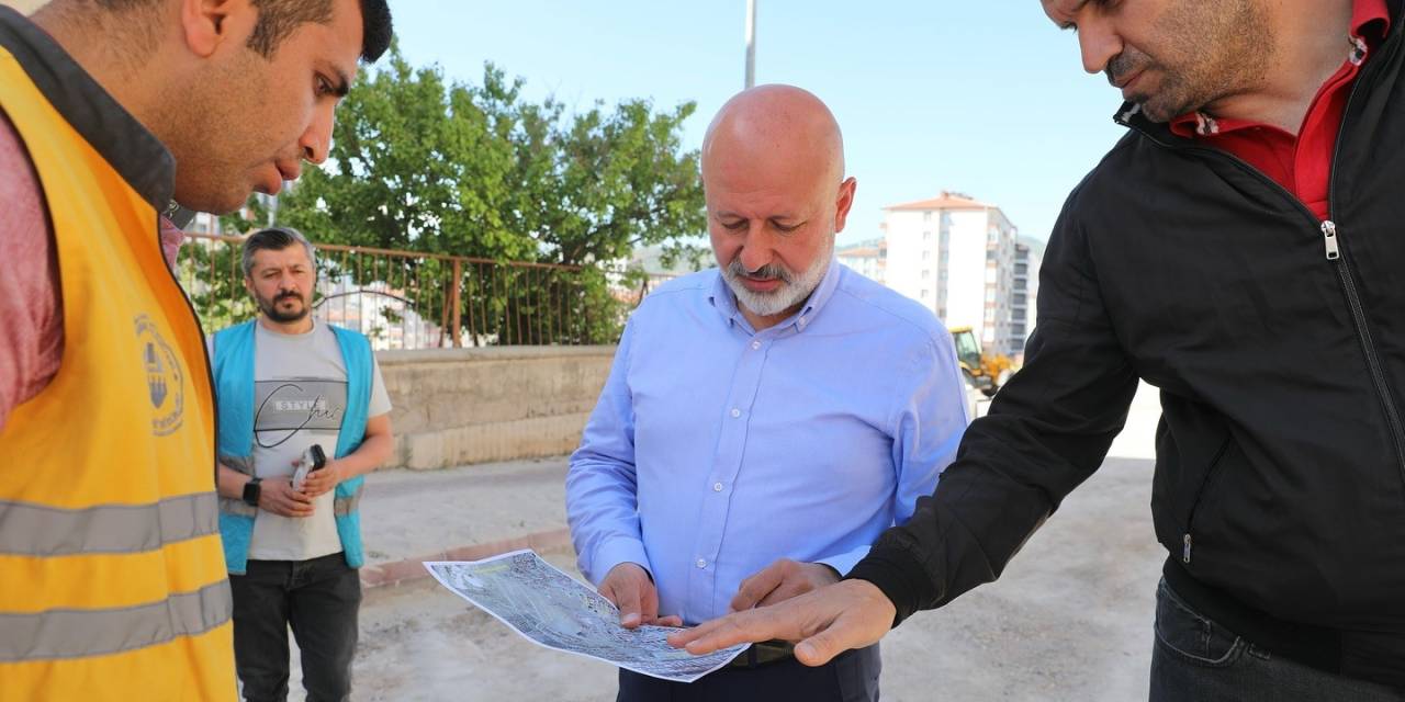 Başkan Çolakbayrakdar: "Huzurlu Bir Bayram İçin Kadim Mahallemizdeki Çalışmaları En Kısa Sürede Bitireceğiz"