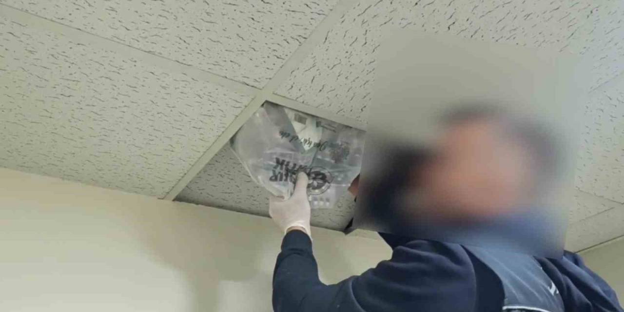 Asma Tavan Arasından 3 Bin 155 Adet Uyuşturucu Hap Çıktı