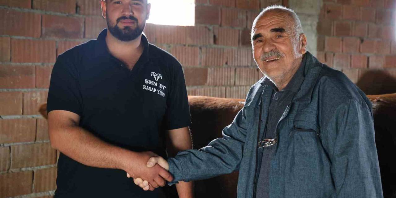 Elazığ’da 75 Yaşındaki Emekli Polisin Kurbanlık Pazarlığı Yüzleri Güldürdü