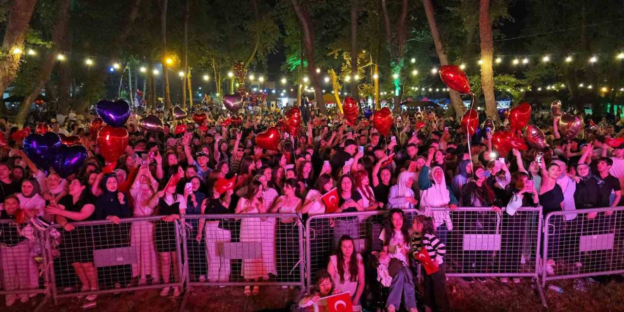 Devrek’te Gençlik Festivali Renkli Görüntülere Sahne Oldu