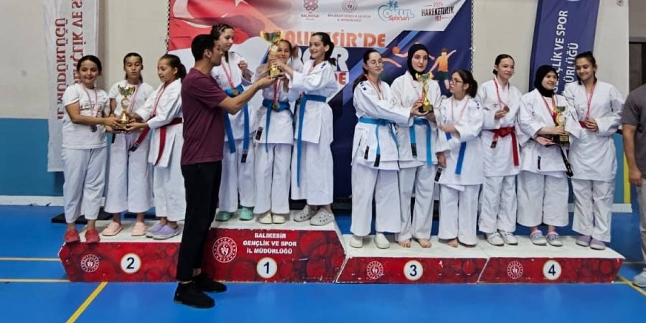 Balıkesir’de Karate Rüzgârı Esti, İl Seçmeleri Nefes Kesti