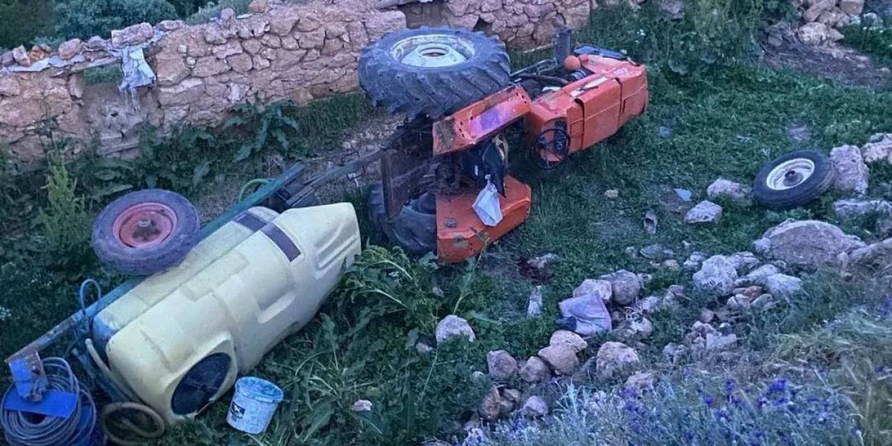 Malatya’da Devrilen Traktörün Sürücü Hayatını Kaybetti