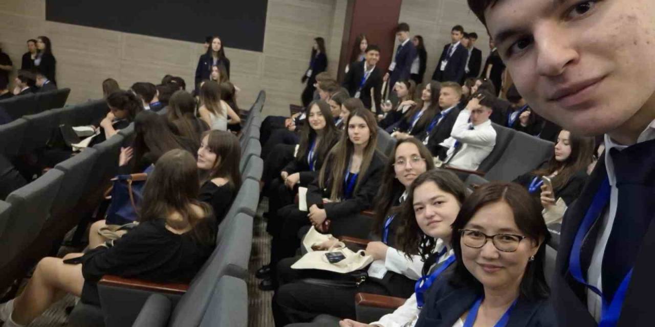 Öğrencilerin Yasa Teklifi Oy Birliğiyle Kabul Edildi