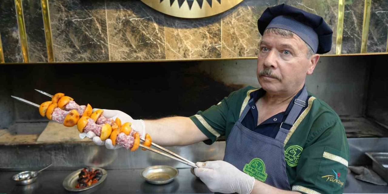 Sadece İlkbaharda Bulunan Kebap: Yenidünya Kebabı