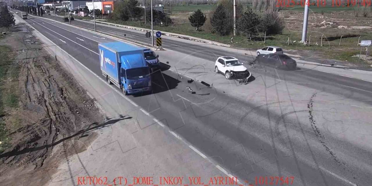 Kütahya’daki Trafik Kazaları Kameralara Yansıdı