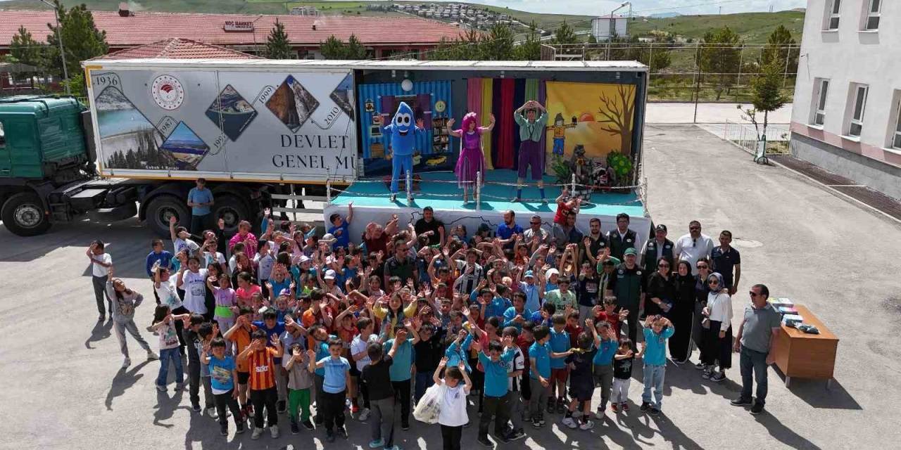 Bayburt’ta Çocuklara Suyun Önemi Tiyatroyla Anlatıldı