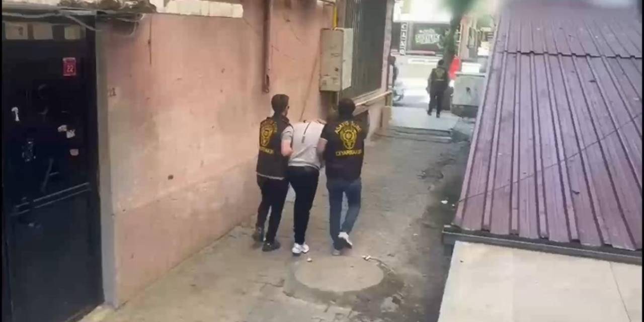 Polisi "Beybi", Müşterileri "Koli" Şifresiyle Belirleyen Fuhuş Şebekesine "pandora Operasyonu"nda 6 Tutuklama