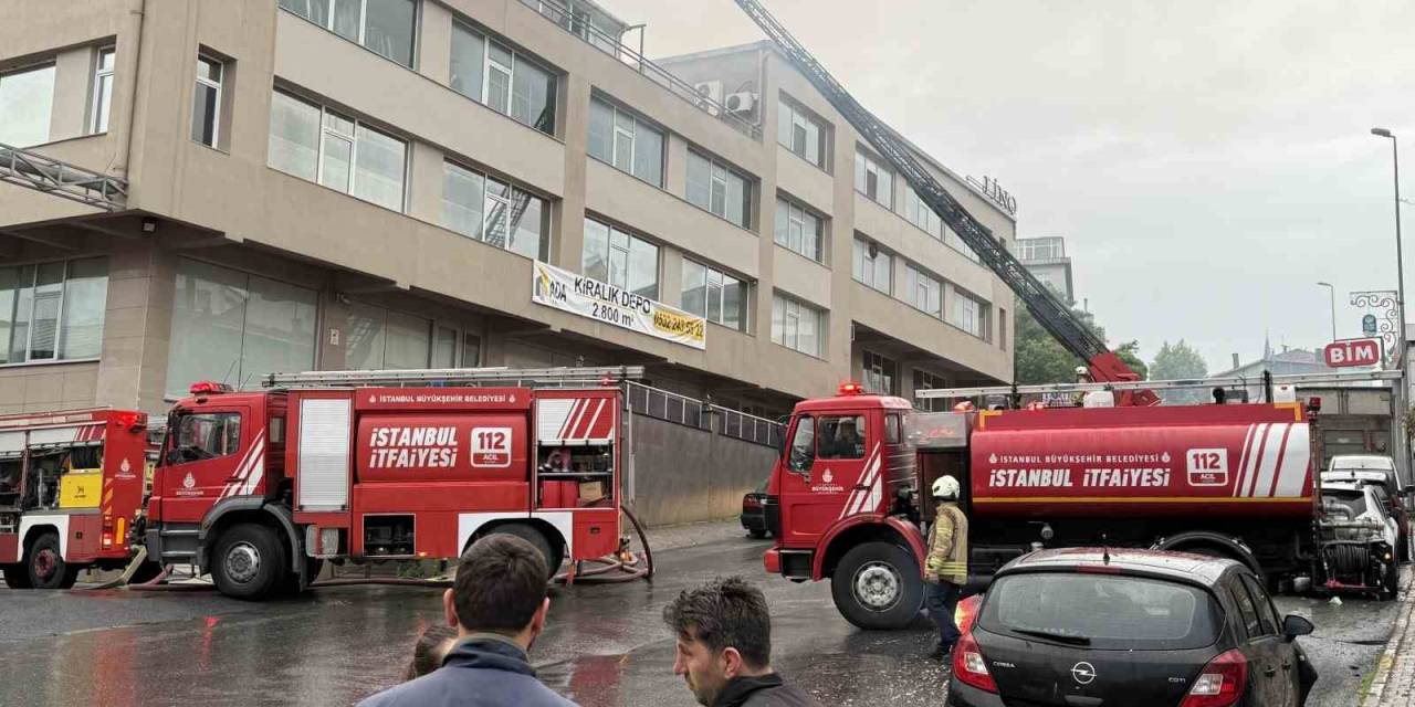 Eyüpsultan’da Tekstil Fabrikasında Yangın Paniği