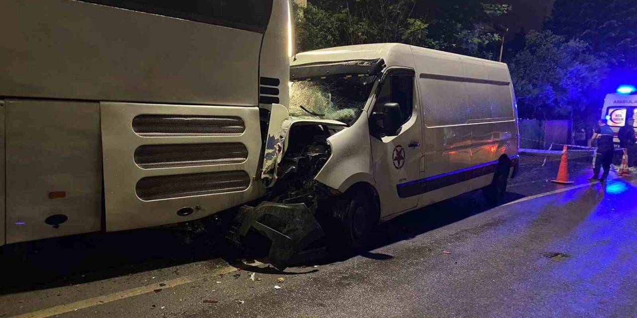 İzinsiz Alınan Araçla Ortalığı Savaş Alanına Çevirdiler: 3 Yaralı