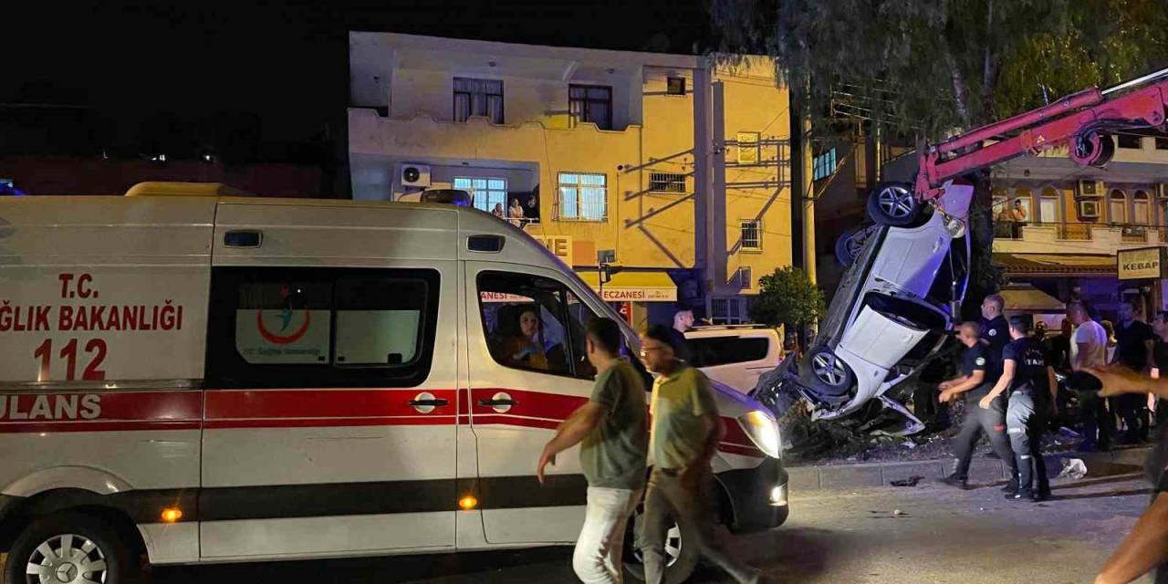 Adana’da Kontrolden Çıkan Otomobil Refüjde Asılı Kaldı: 5 Yaralı