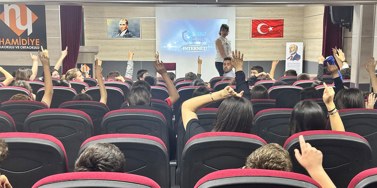 Rize'de Gençlere Siber Farkındalık: 38 Okulda 2500'den Fazla Öğrenciye Güvenli İnternet Eğitimi Verildi