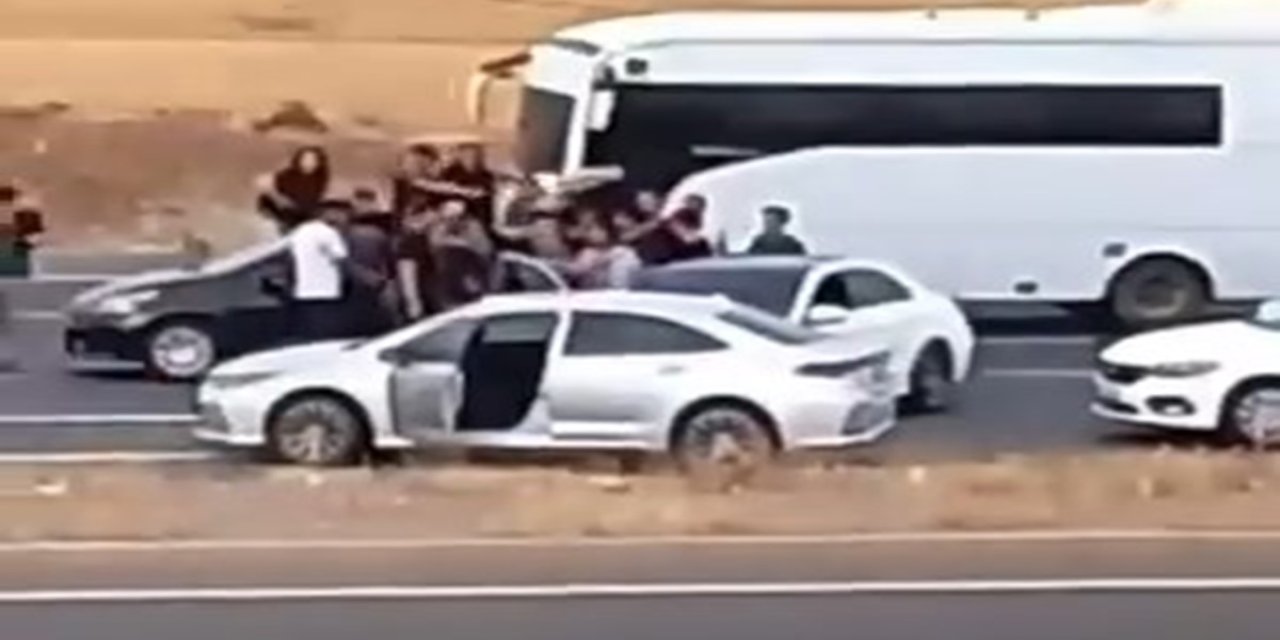 Görevden dönen gümrük muhafaza memurunu darbettiler; 3 tutuklama
