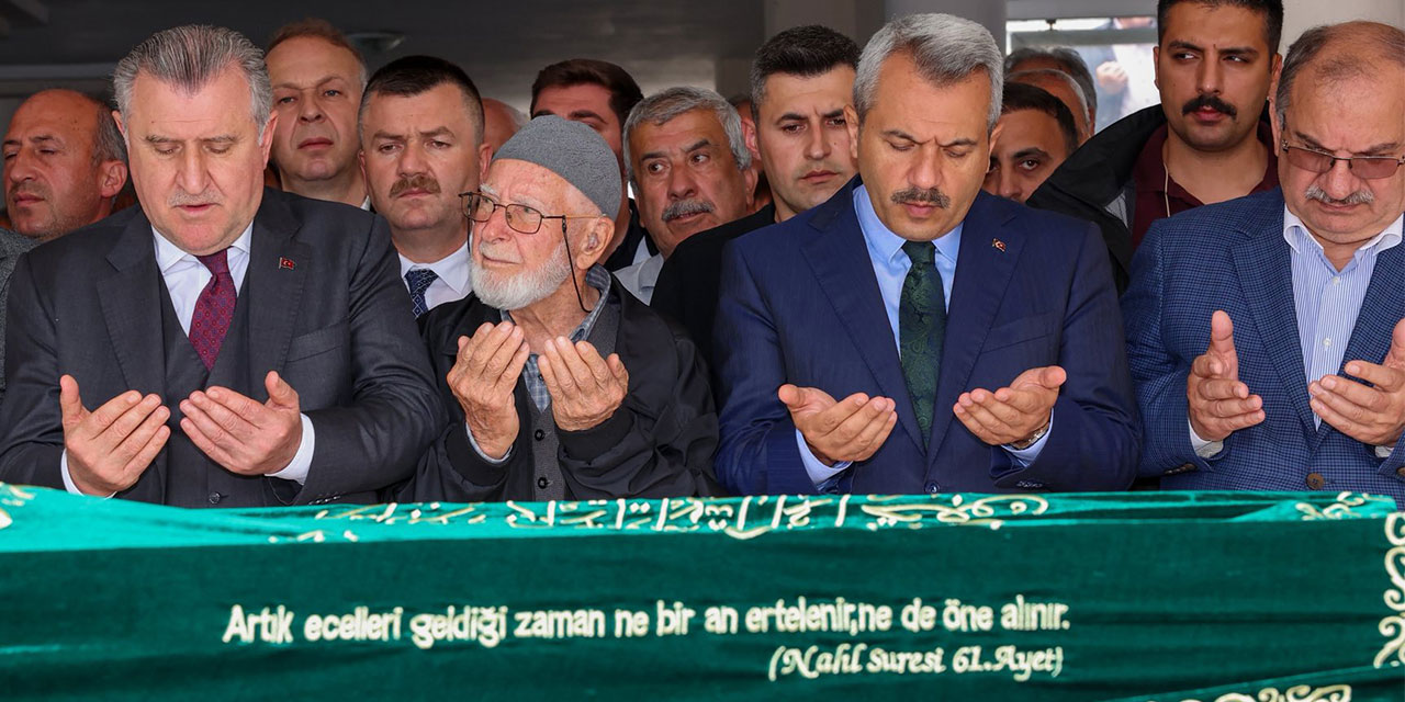 Bakan Bak'ın amcası son yolculuğuna uğurlandı