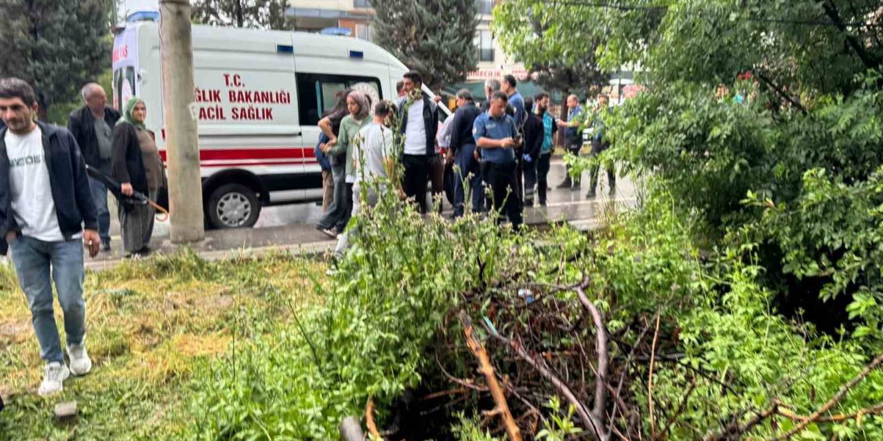 Malatya’da Müstakil Ev Çöktü: 3 Kişi Yaralandı