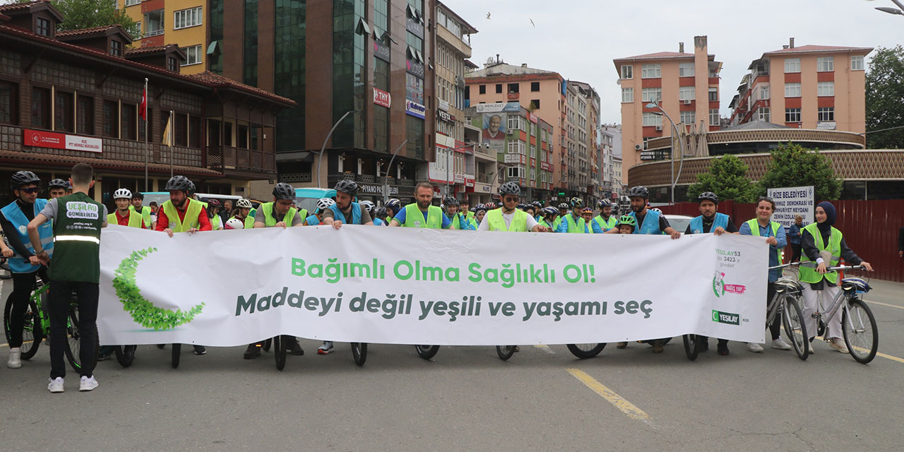 Rize'de 12. Yeşilay Bisiklet Turu Sağlıklı Yaşam İçin Pedalladı