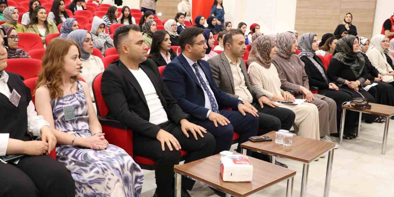 Muş’taki Öğrenci Yurtlarında Mezuniyet Coşkusu