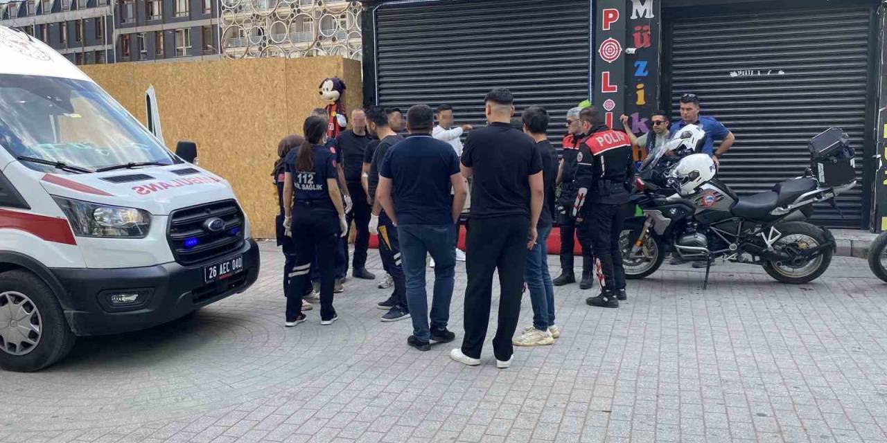 "Askeriz" Diyen Şahıslar Hesap Ödemeyince Kavga Çıktı: 5 Yaralı