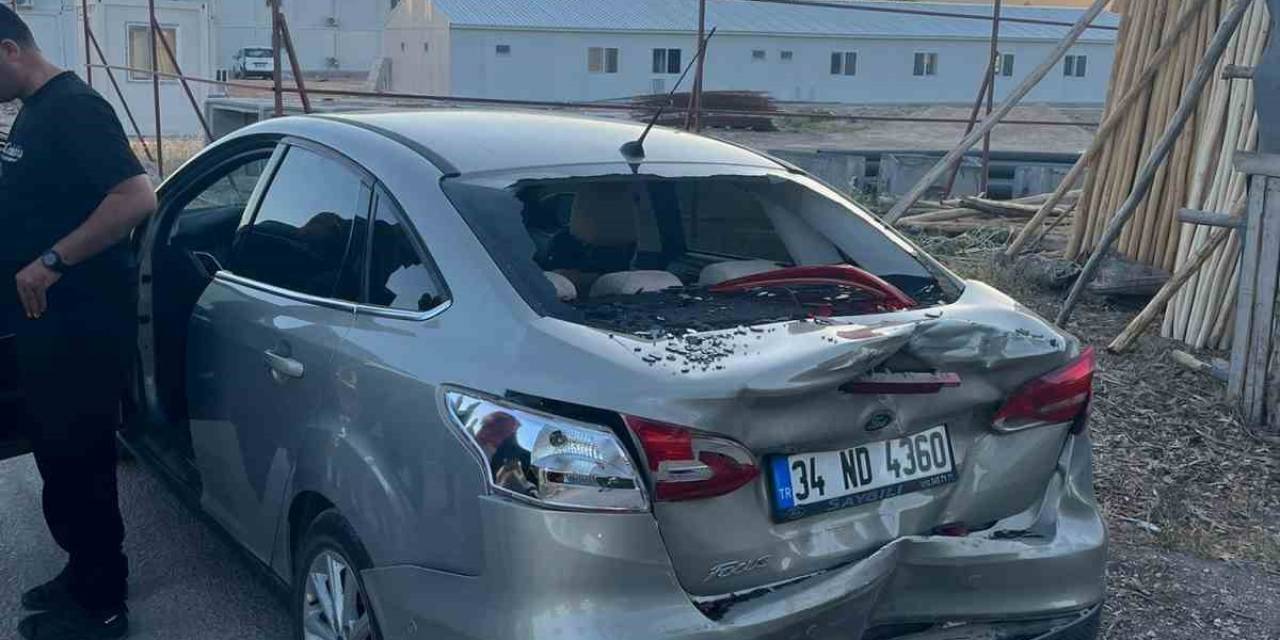 Tır İle Otomobil Çarpıştı: 2 Yaralı