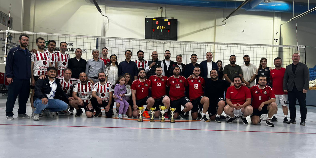 Pazar Kurumlar Arası Voleybol Turnuvası'nda Şampiyon Baro Takımı!