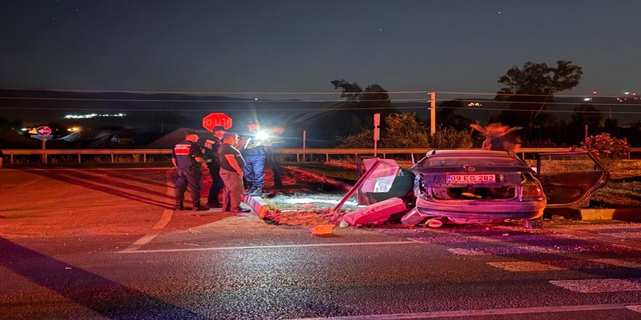 Aydın'da 2 otomobil çarpıştı: 2 ölü, 3 yaralı