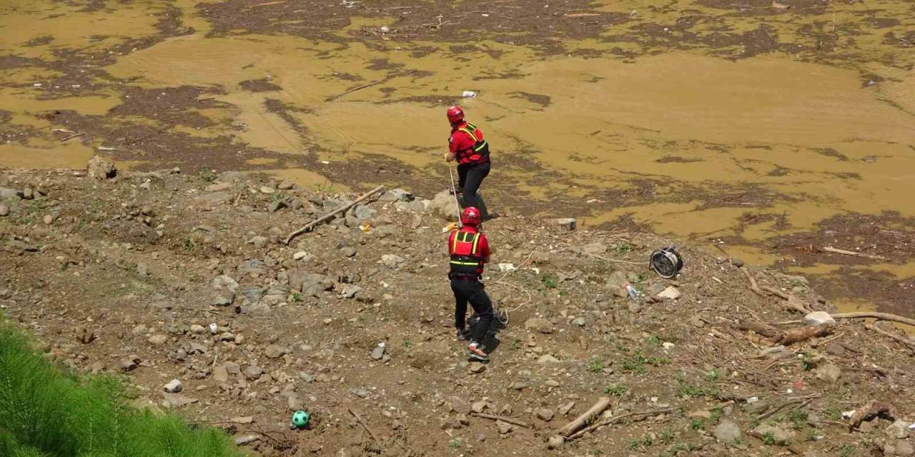 Trabzon’da Dünkü Selde Kaybolan Hüseyin Aydın’ı Arama Çalışmaları Sera Gölü’nde Sürüyor
