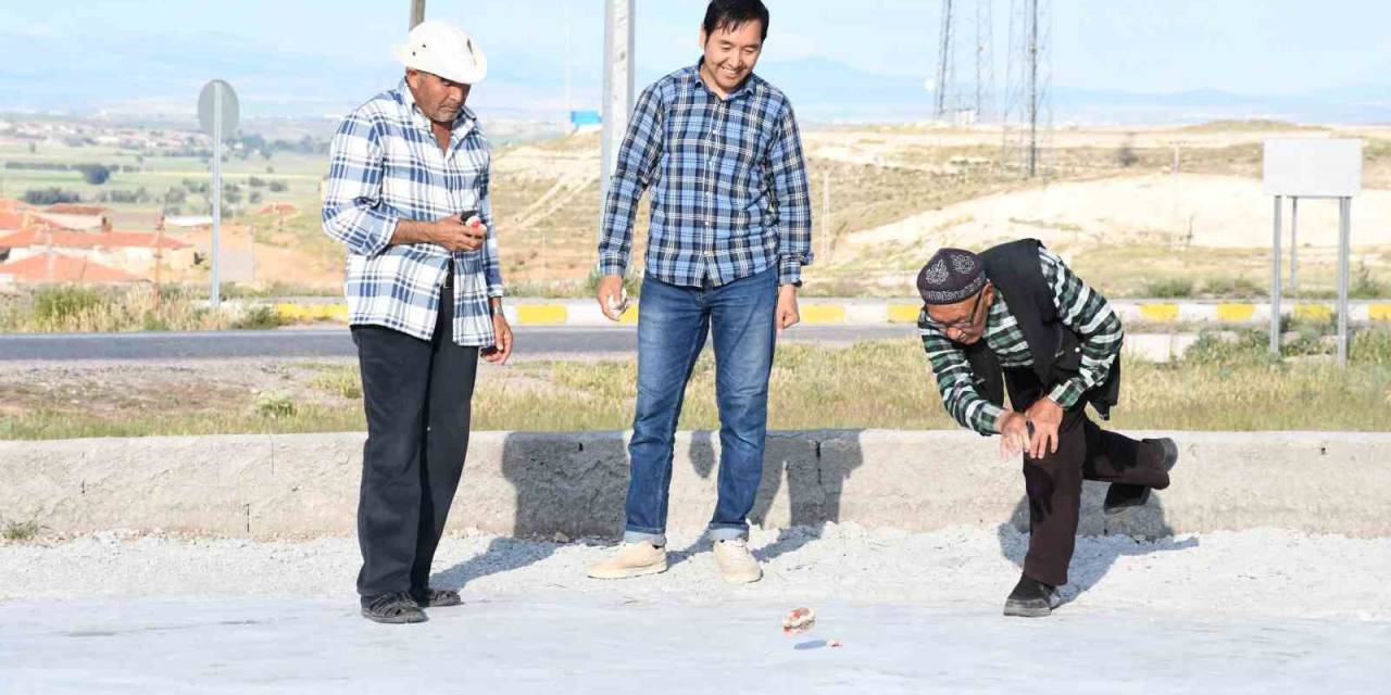 Kırgız Türkleri Binlerce Yıllık Ata Mirası Olan ‘Aşık Oyunu’ Geleneğini Yaşatıyorlar