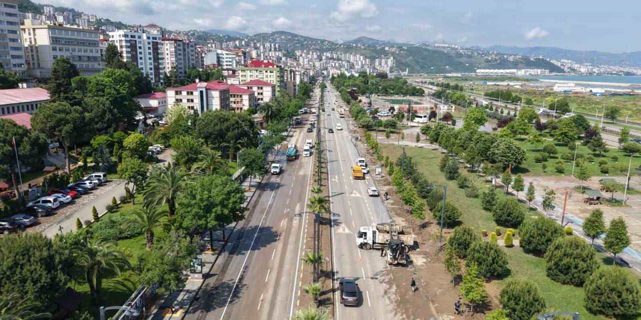 Trabzon’da Devlet Eski Sahil Yolu Büyük Ölçüde Sel Suları Ve Çamurdan Temizlendi