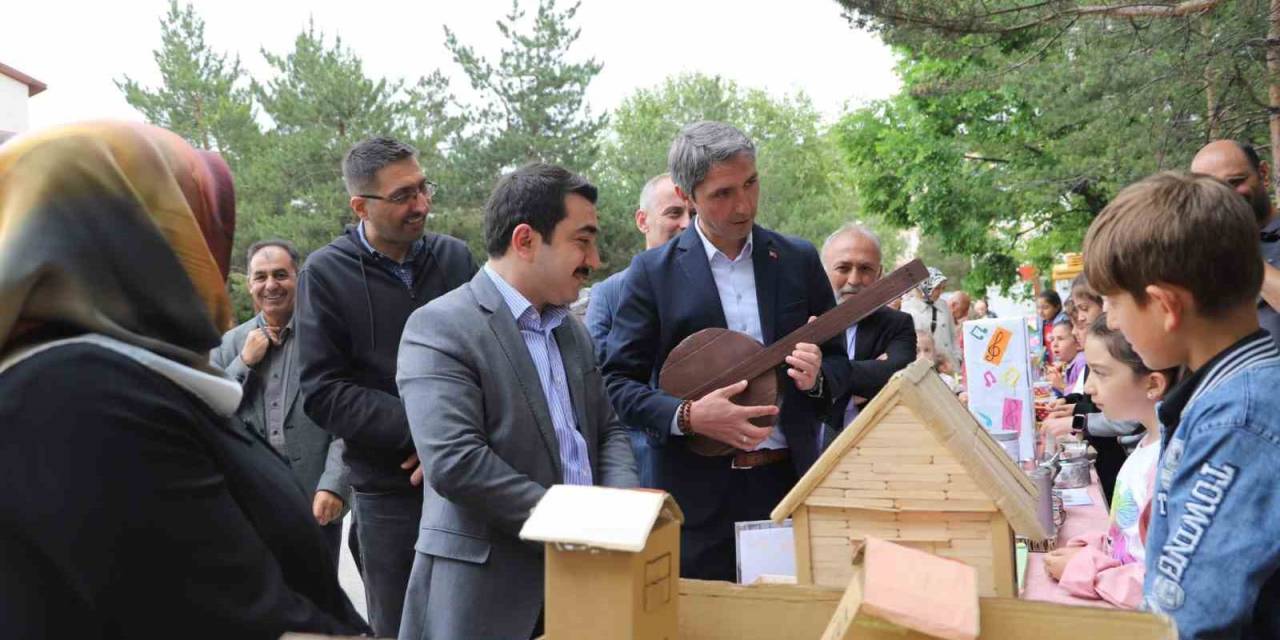 Bayburt’ta Minik Eller Tasarlıyor Sergisi Ve Harezmi Dönem Sonu Sergisi Açıldı