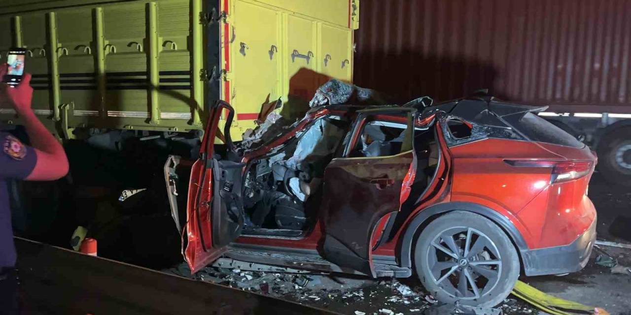 D-650’de Cip, Kamyona Ok Gibi Saplandı: 1 Ölü