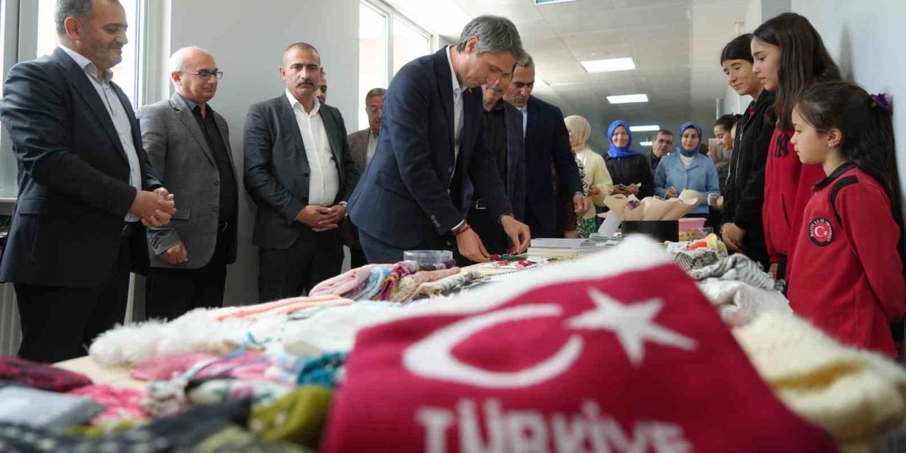 Bayburtlu Öğrenciler Düzenlendikleri Hayır Çarşısıyla Filistin’e Destek Oldular