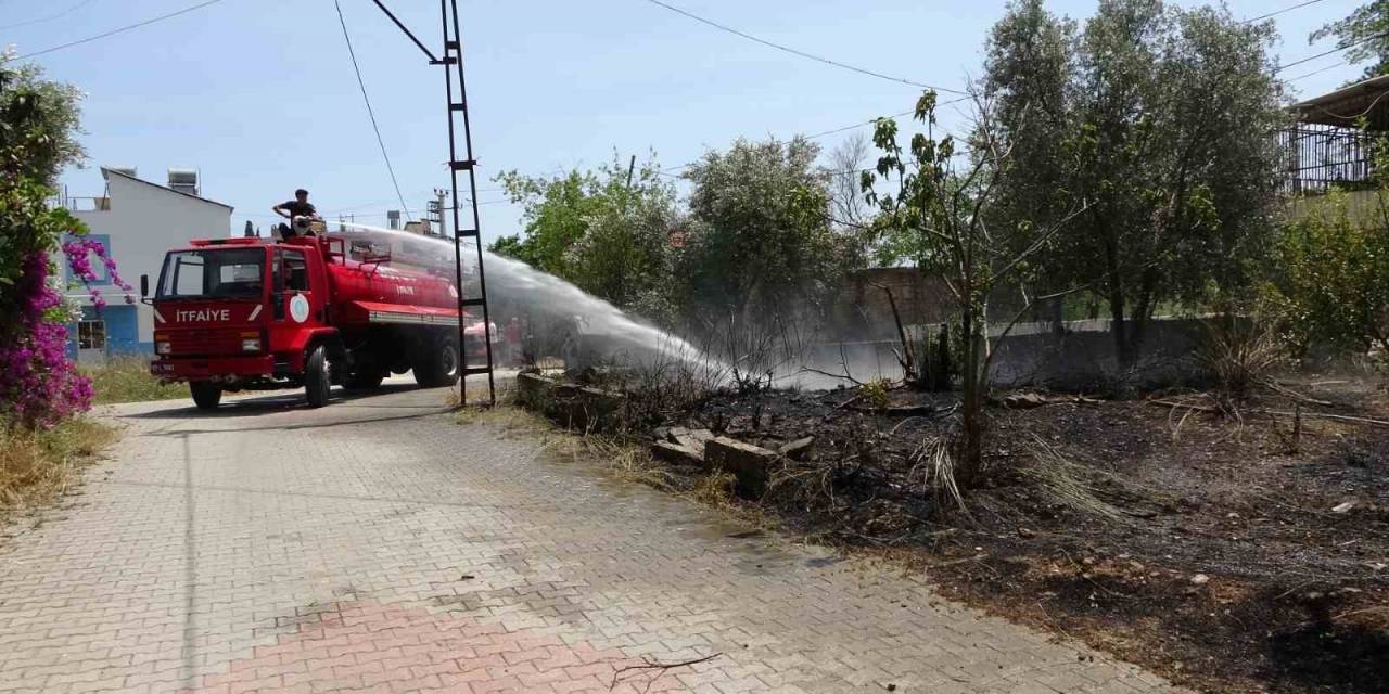 Manavgat’ta Araçtan Atılan Sigara Bahçede Yangın Çıkardı