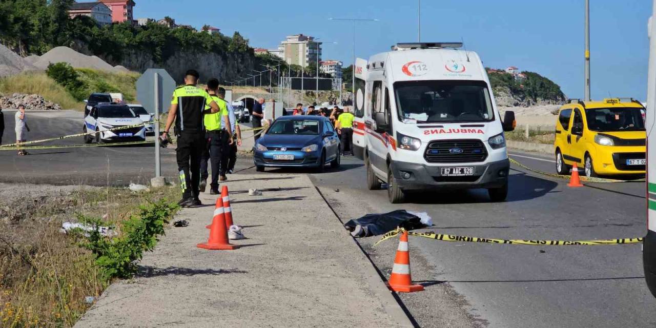 Otomobil Tali Yola Dönmek İsterken Motosikletle Çarpıştı: 2 Ölü
