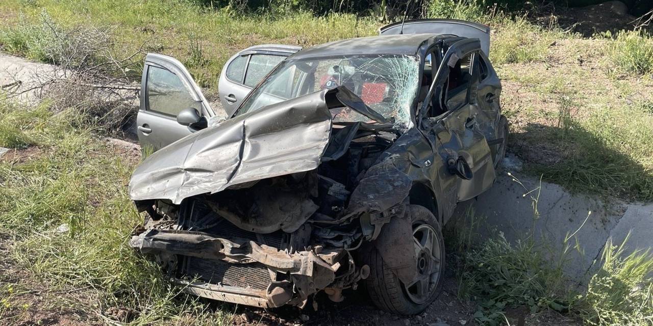 Virajı Alamayan Araç Şarampole Devrildi: 10 Kişi Yaralandı