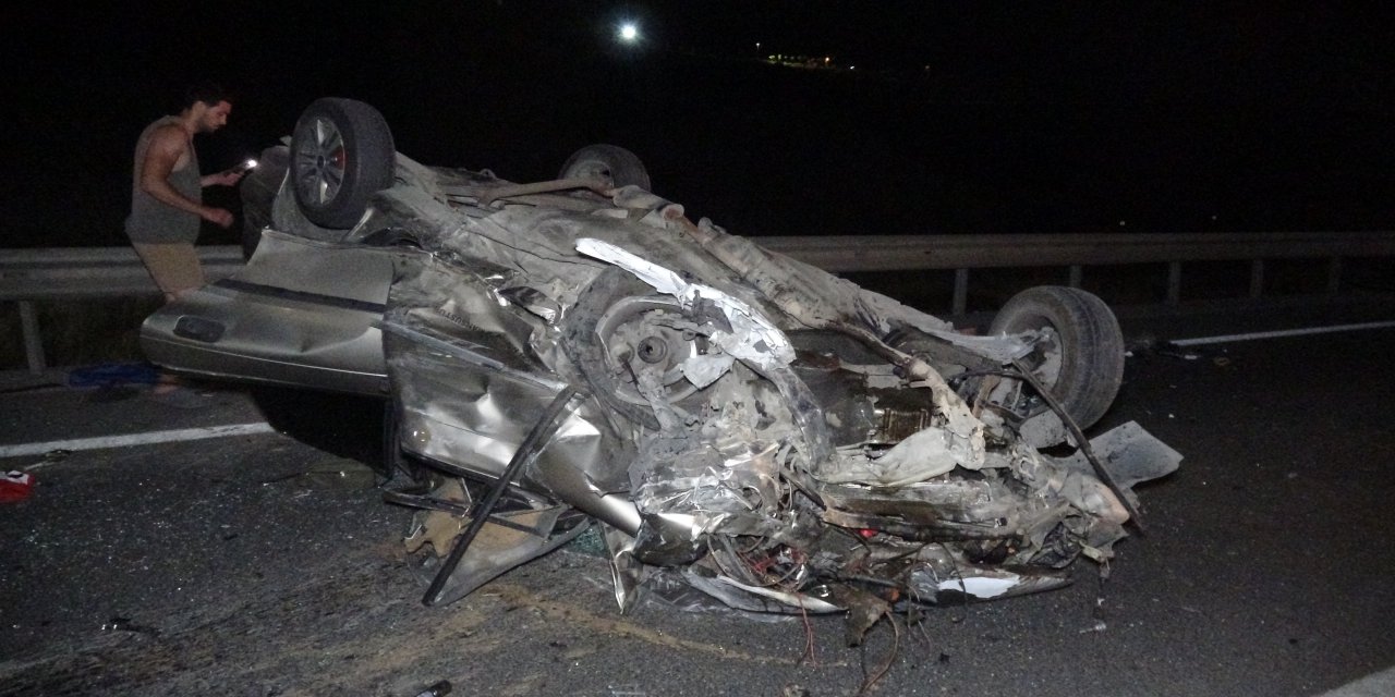 Düğüne giderken kazada eşi ile birlikte yaşamını yitirdi, bebeği ağır yaralandı